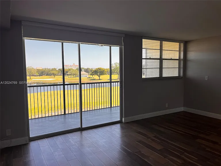 3100 W Rolling Hills Cir #403 — Photo 17