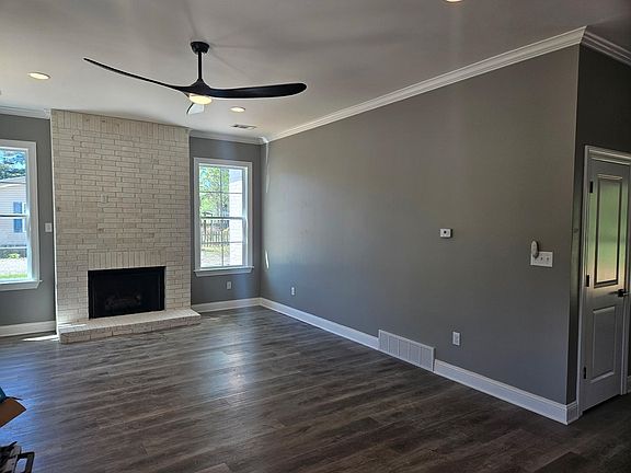 4th image of 1088 Faulkner Rd