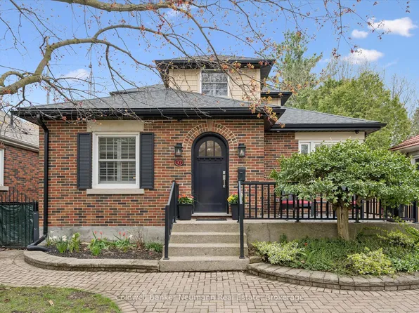 37 Parkholm Ave, Guelph, ON N1E 2S4