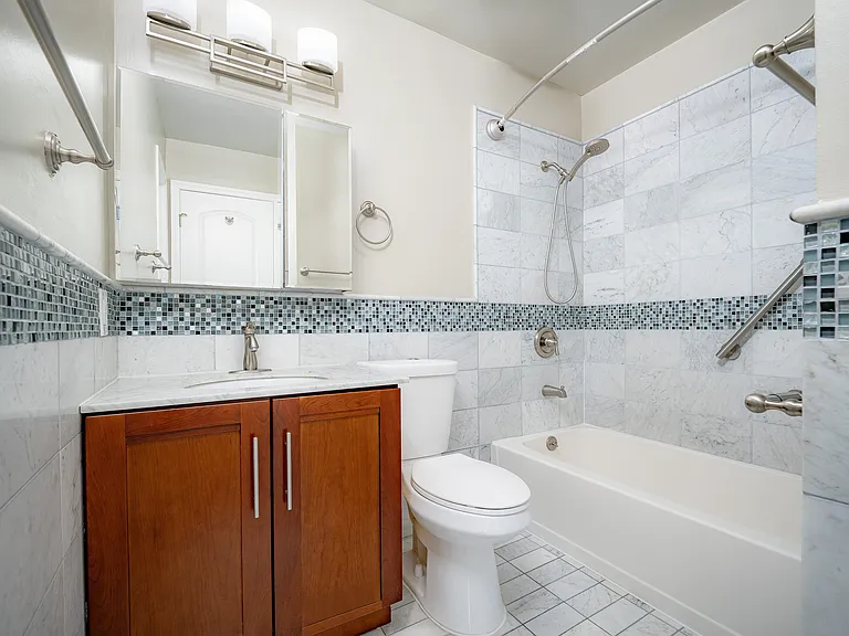 Tam #12 bath
