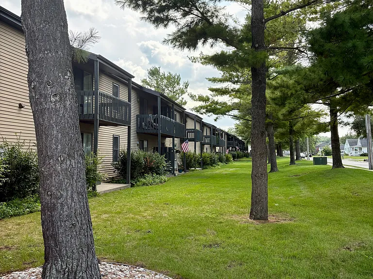 Evergreen Ridge Apartments — Photo 4