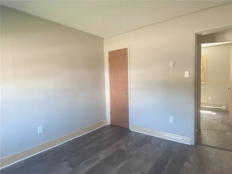 201 Irving Ave — Photo 12