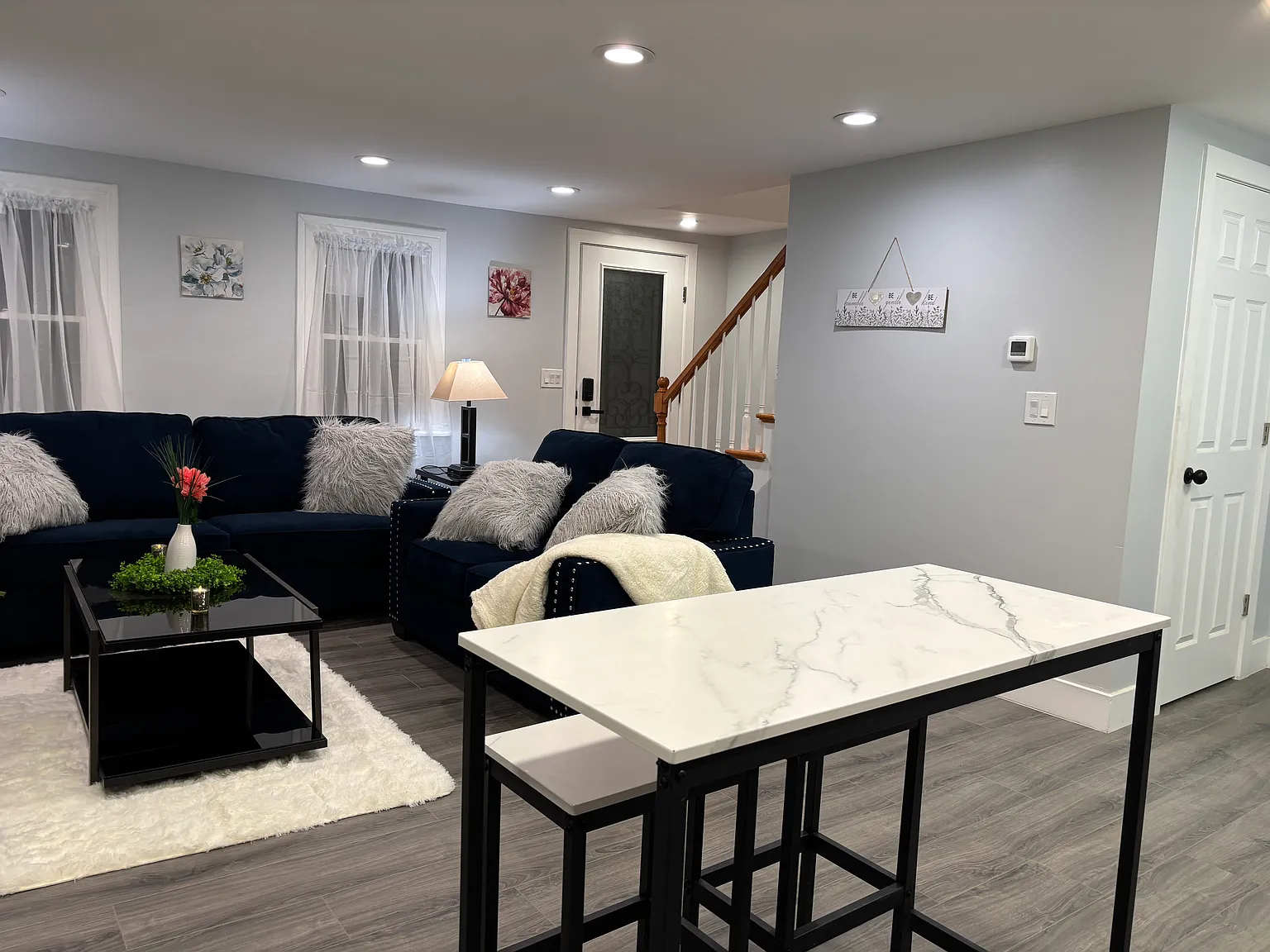 3 bed, 1100 sqft, $2,900 — Photo 2