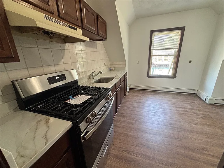 36 Edson St #3 — Photo 6