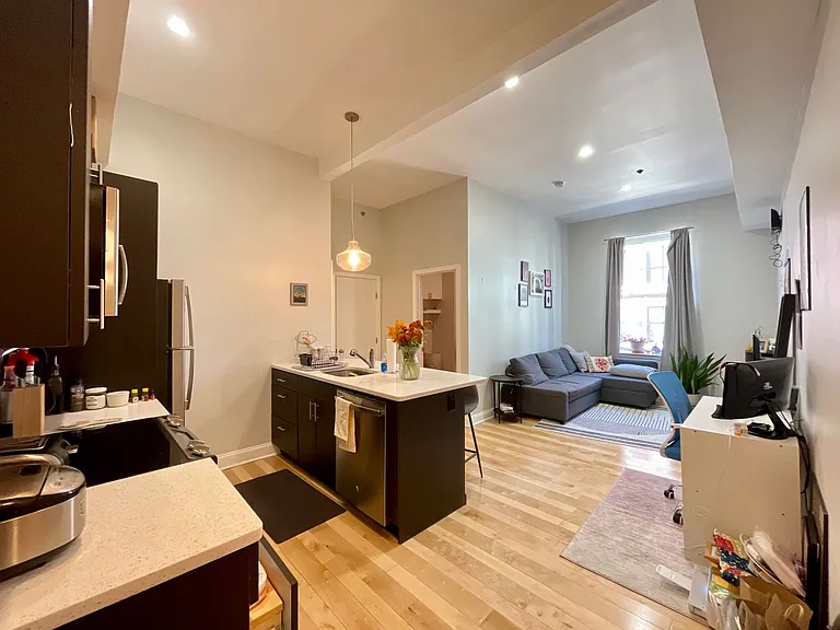 248 Market - Residential — Photo 3