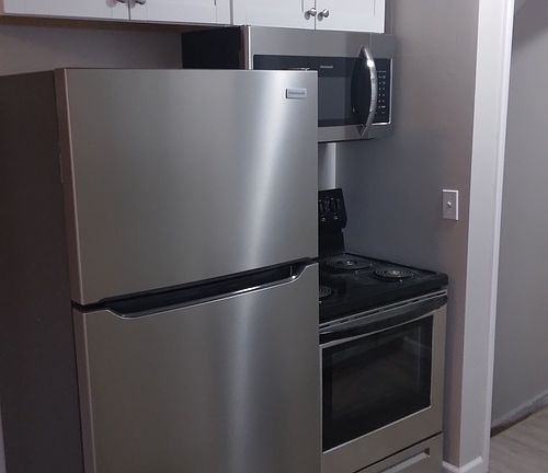 2nd image of 8268 Firshade Ter