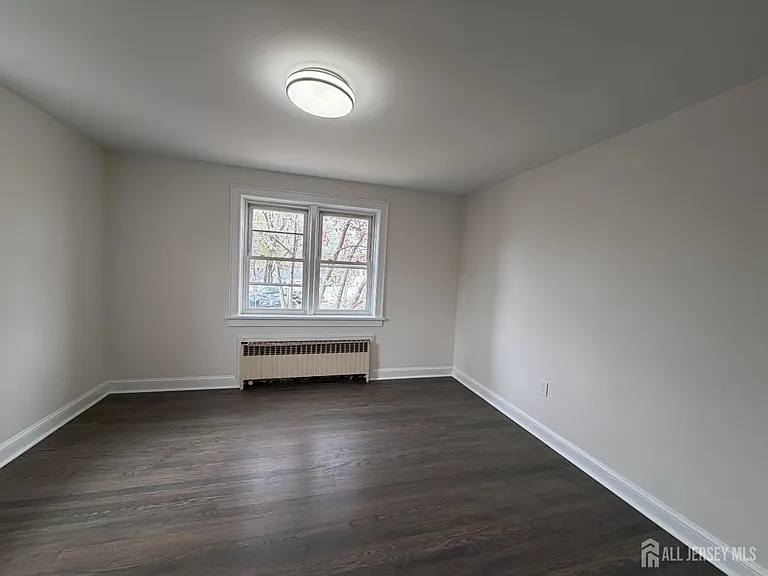 1020 Raritan Ave — Photo 16