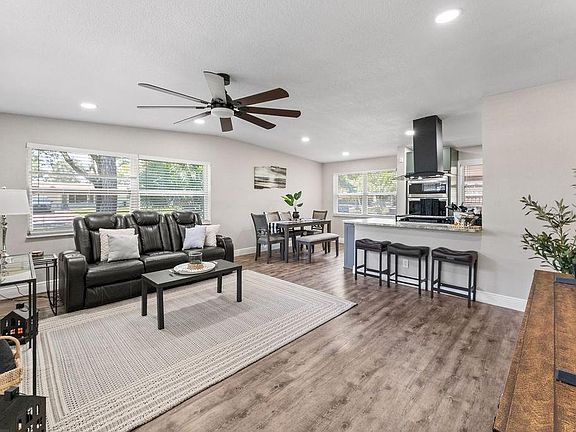 4th image of 9009 1ST STREET NE