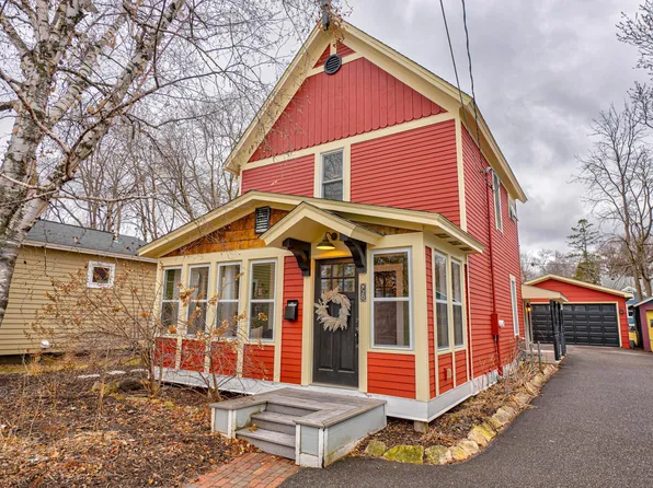 720 4th St S, Stillwater, MN 55082