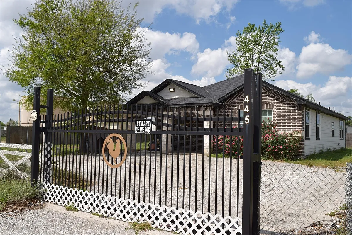 Building Photo - 445 Road 5102 #J