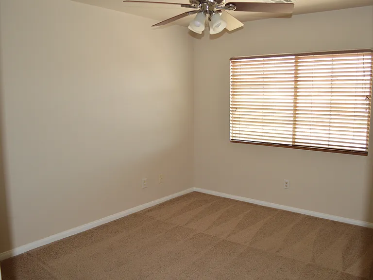 914 Socorro Song Ln — Photo 17