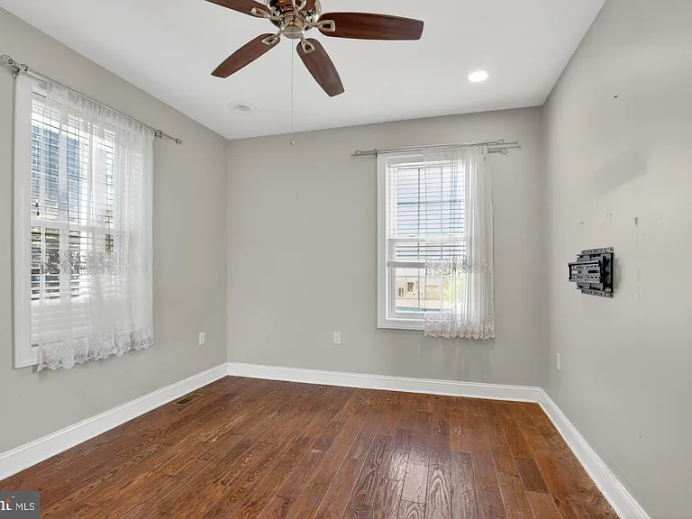 3408 Richmond St — Photo 16