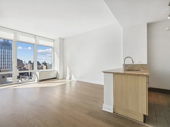 125 W 31st St, New York, NY