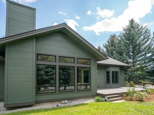 320 Deerwood Dr, Hailey, ID 83333