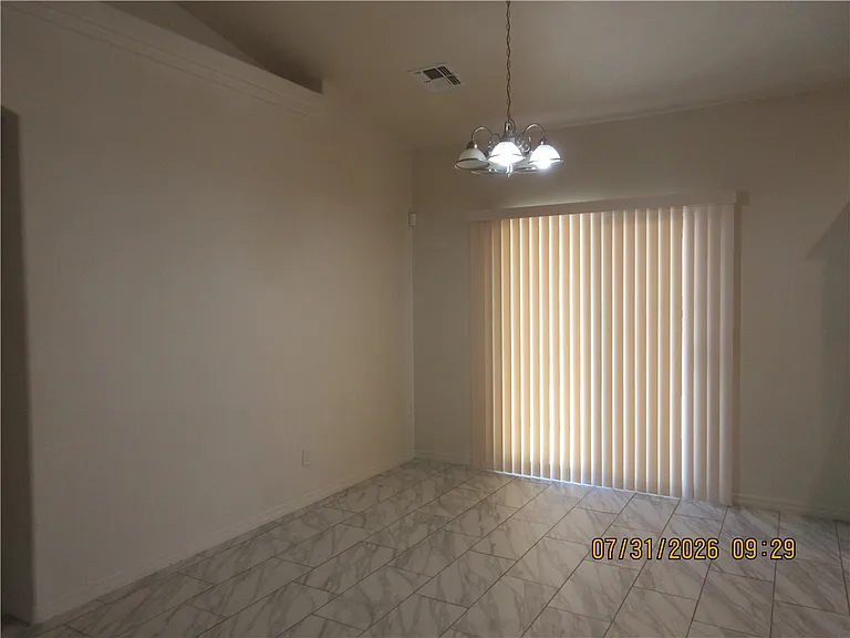 3658 N Irving St — Photo 3