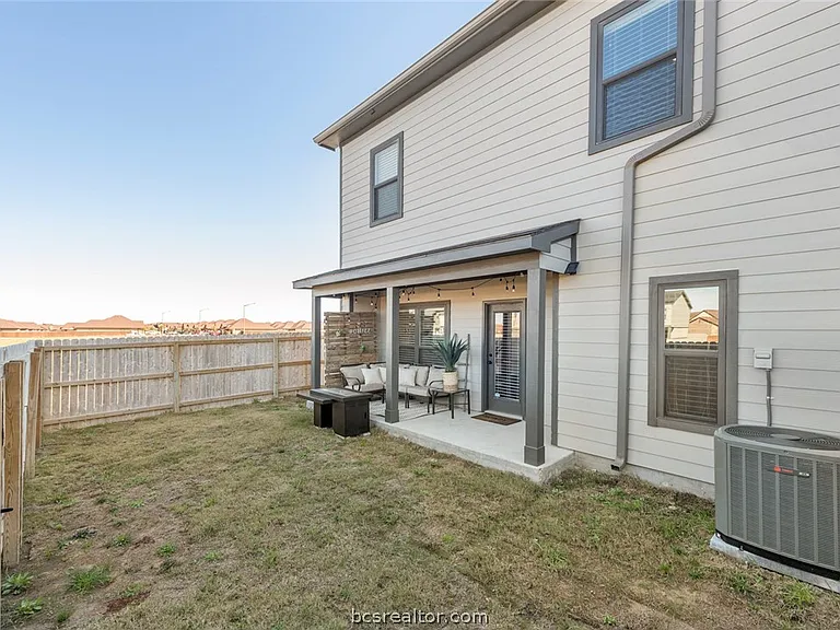 562 Momma Bear Dr — Photo 18