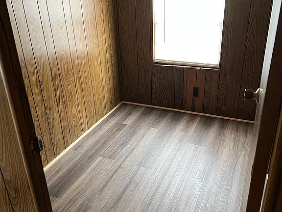 5th image of 404 W Washington St
