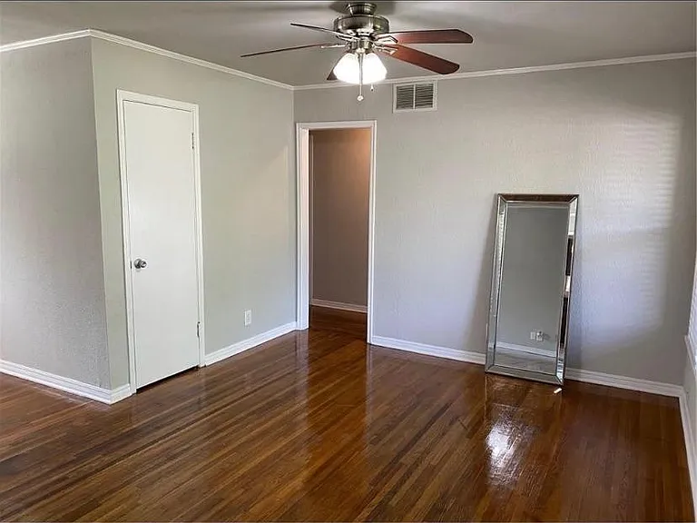 9316 Greystone Ave — Photo 4