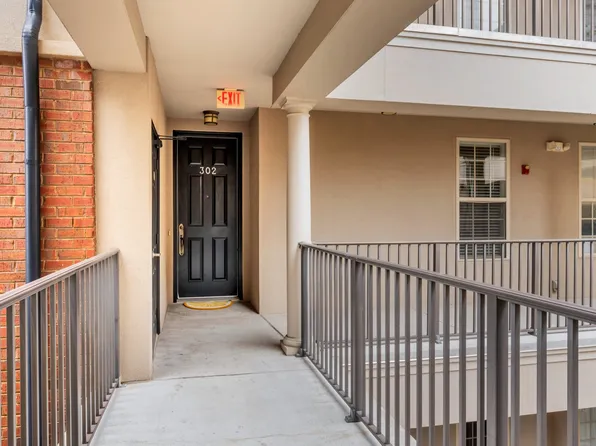 305 Seven Springs Way APT 302, Brentwood, TN 37027