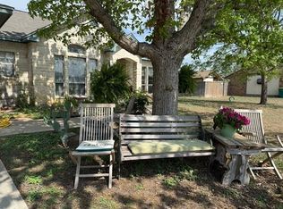 112 Penguin St, Highland Haven, TX 78654