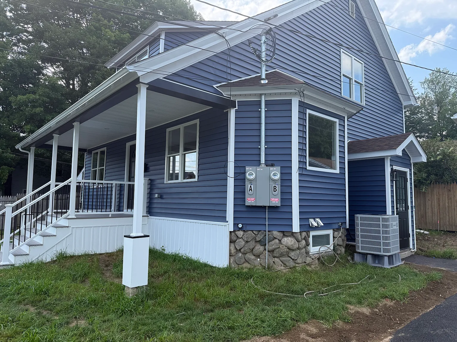 2 bed, 900 sqft, $2,200 — Photo 2