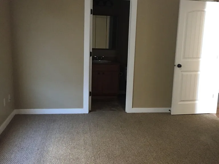 711-717 Mattson Ln — Photo 5