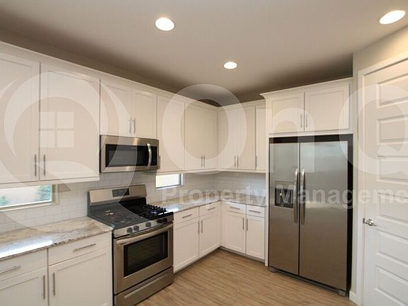 4th image of 3015 E 27th Ave