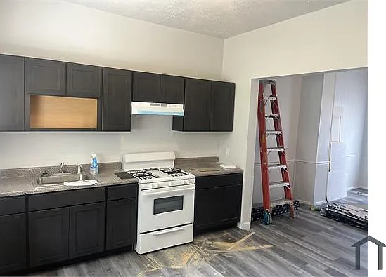 4176 Poplar St — Photo 13