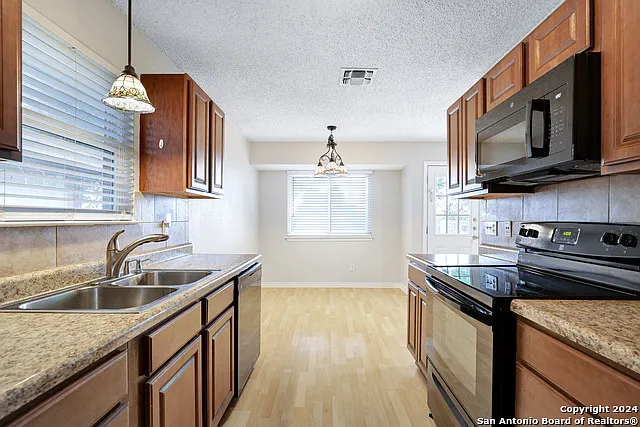 9262 Ridge Br — Photo 6