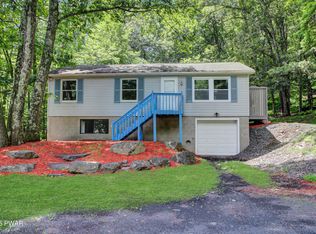426 Whippoorwill Dr, Bushkill, PA 18324
