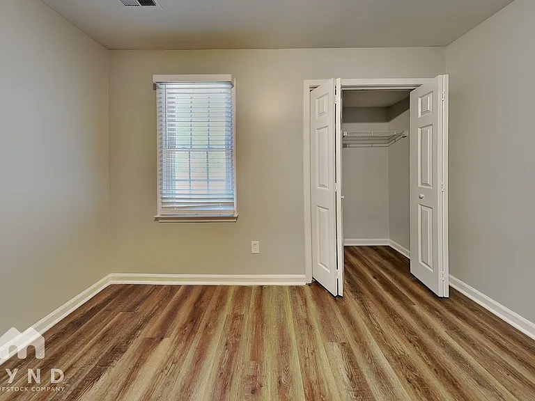 409 Crosspine Dr — Photo 12