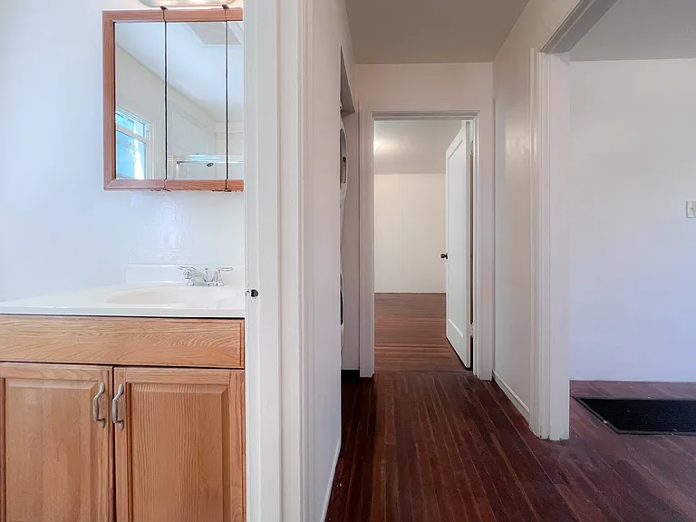 1054 Cornell Ave — Photo 8