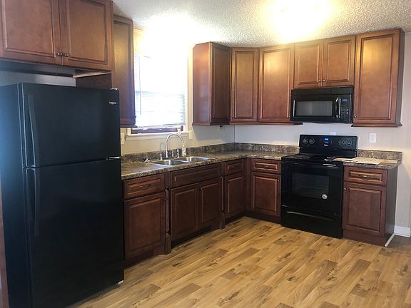 3rd image of 104 Noel Ln