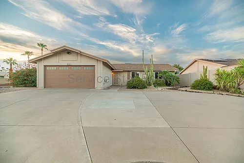 6802 E Paradise Ln Photo 1