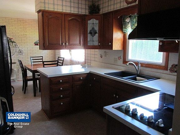 4th image of 410 Oakley Ave