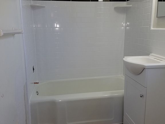 4th image of 1342 Thornwood Pl APT D