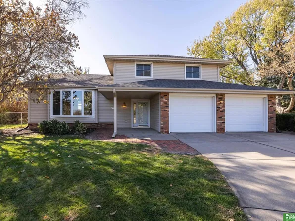 309 Concord Cir, Papillion, NE 68046