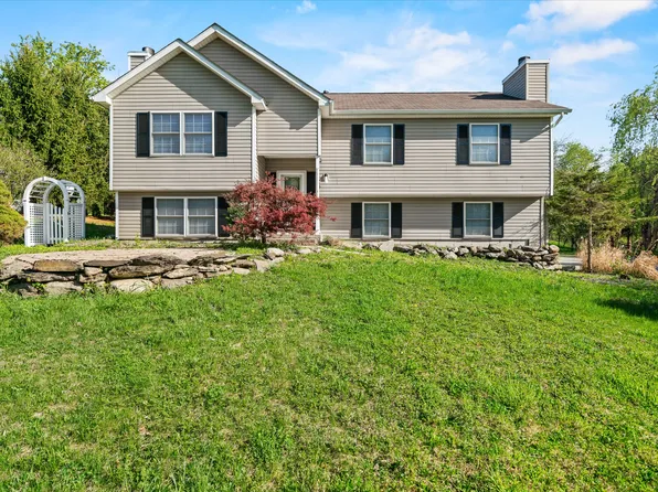 21 Whitetail Run, Chester, NY 10918