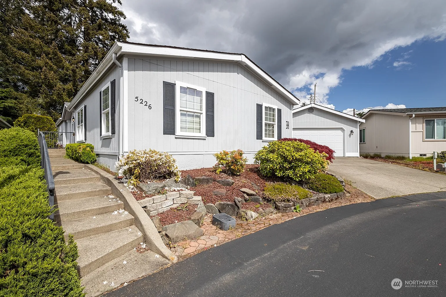 5226 E Eagle Lane SW #75 photo 1