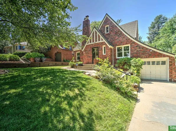 1518 N 51st St, Omaha, NE 68104