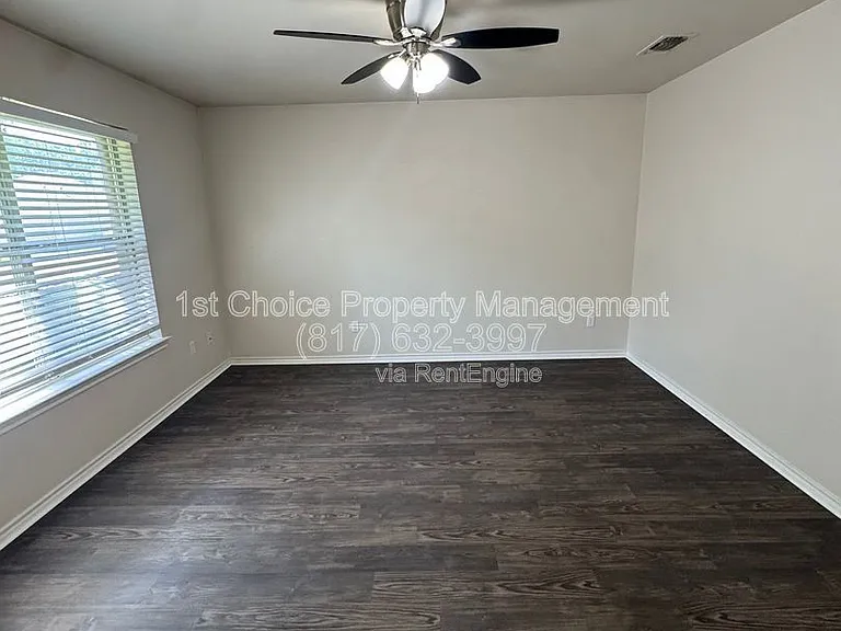 957 Austin Ct — Photo 8