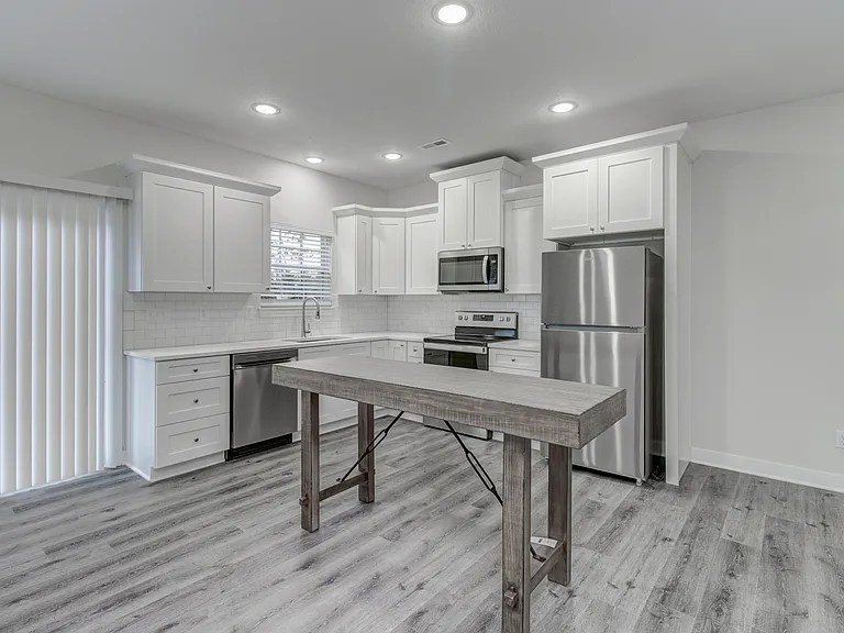 13000 Sandusky Ave — Photo 8