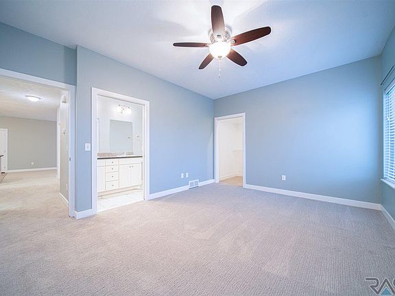4th image of 3804 E Brewster St E