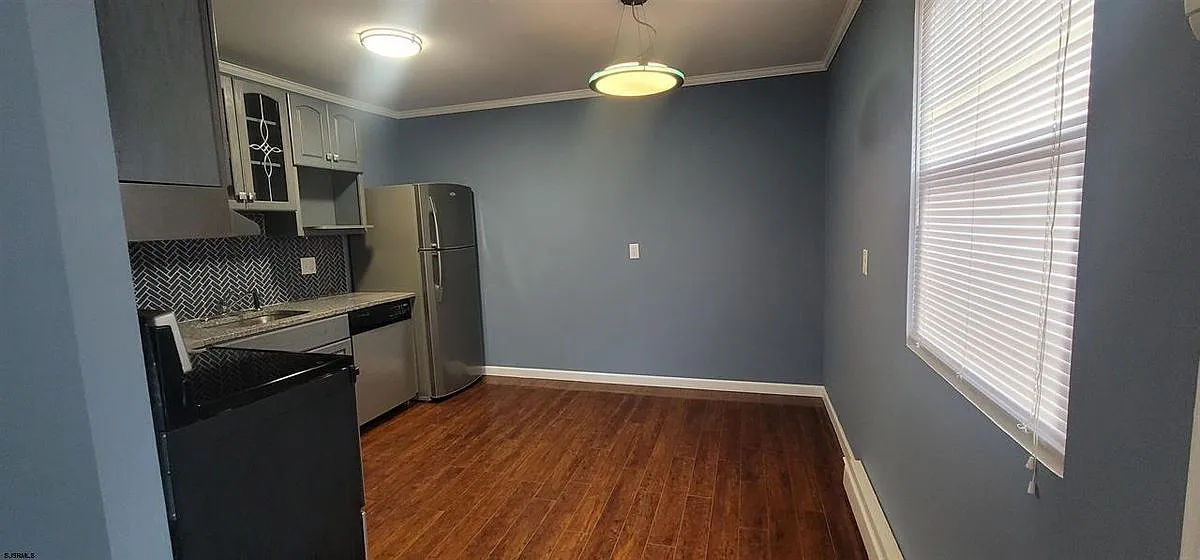 1 bed, 1.0 bath, 579 sqft, $1,600 — Photo 4