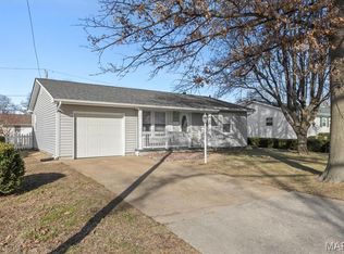 1109 Stone St, Red Bud, IL 62278