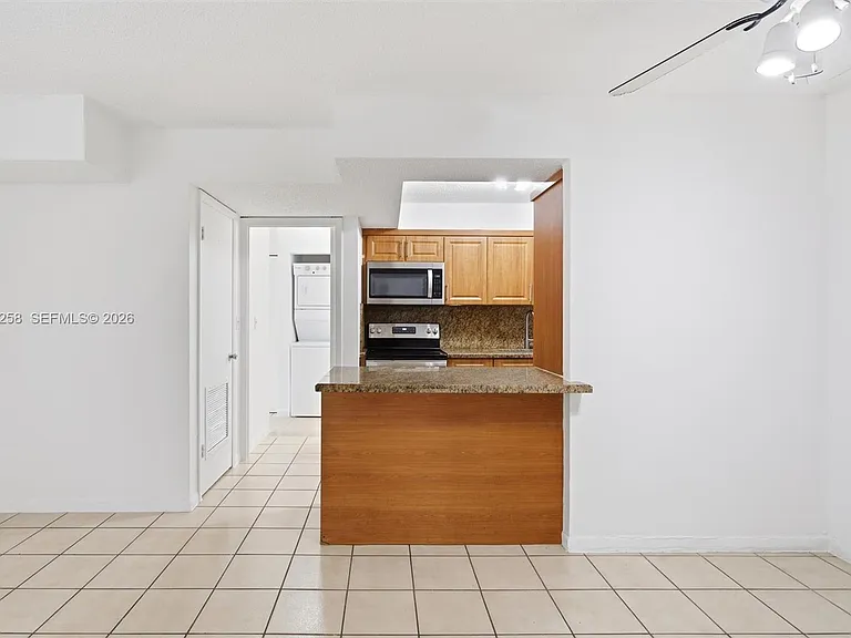 810 SW 129th Pl #209 — Photo 6