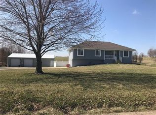 2610 N Hoover Rd, Buckner, MO 64016