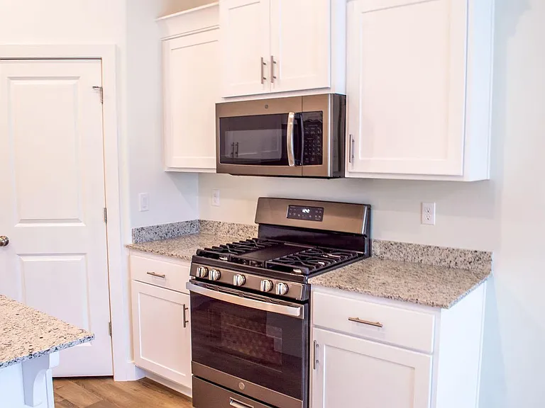 933 N Ironwood Cir — Photo 17