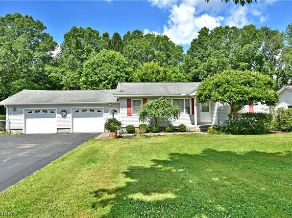 364 Mackey Dr, Vienna, OH 44473