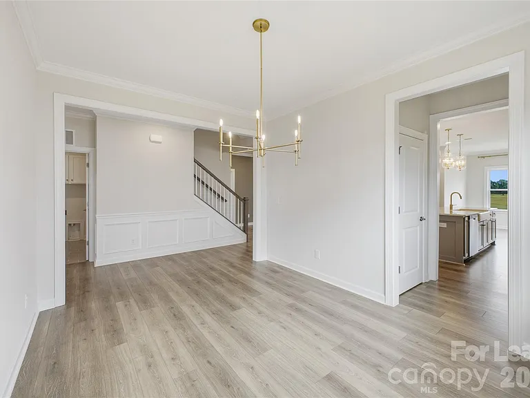 1018 Stone Marker Dr — Photo 4